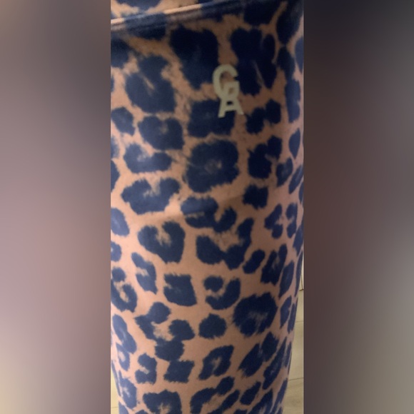 Good American NWOT The Step Bra in Leopard. Size 2. US M. Leggings Size 3. - Picture 14 of 15